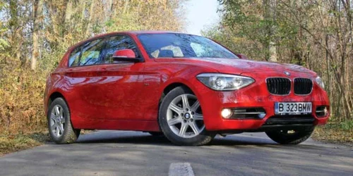 Partea frontală vine cu elemente caracteristice noului limbaj de design BMW 