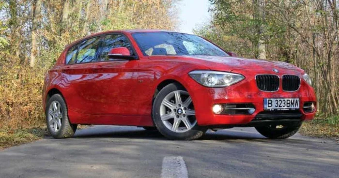 Partea frontală vine cu elemente caracteristice noului limbaj de design BMW