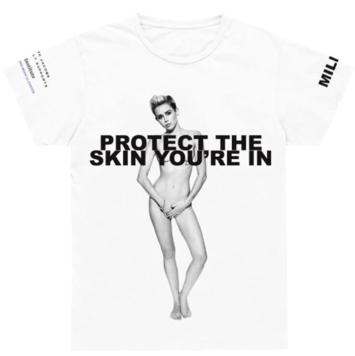 Miley Cyrus, nud pe un tricou al campaniei iniţiate de Marc Jacobs Internaţional (Twitter)