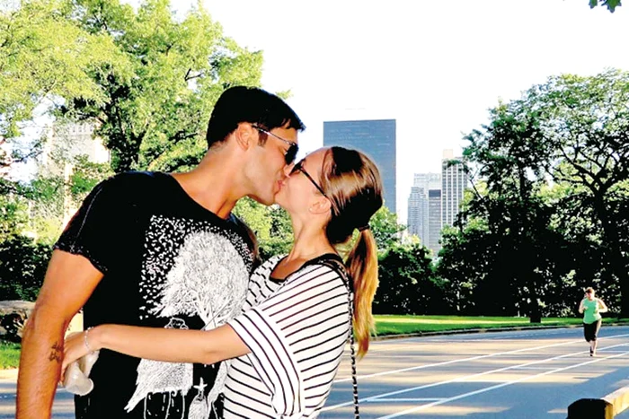 Adela Popescu şi Radu Vâlcan (Fotografii: Acasă Tv)