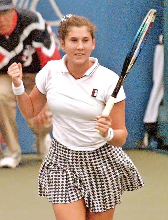 
    Simona Halep  are parte şi de fani  care-i creează  probleme  