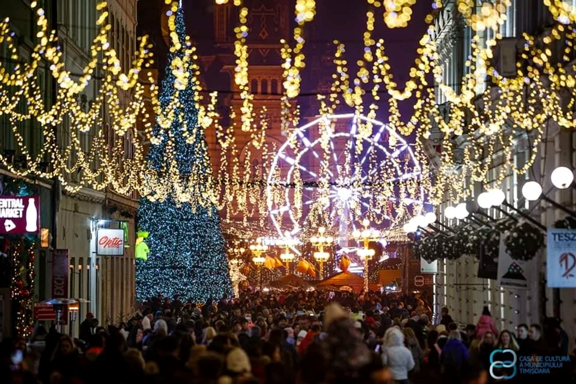 Roata panoramică din Piața Victoriei FOTO Casa de Cultură a Timișoarei