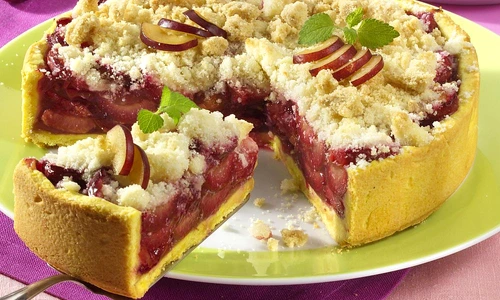 tarta cu prune si aluat sfaramicios jpeg