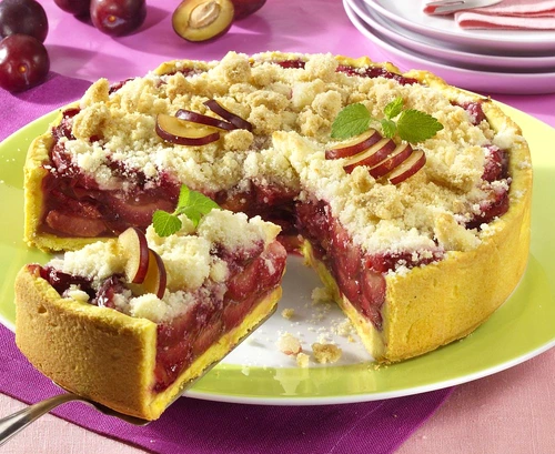 tarta cu prune si aluat sfaramicios jpeg