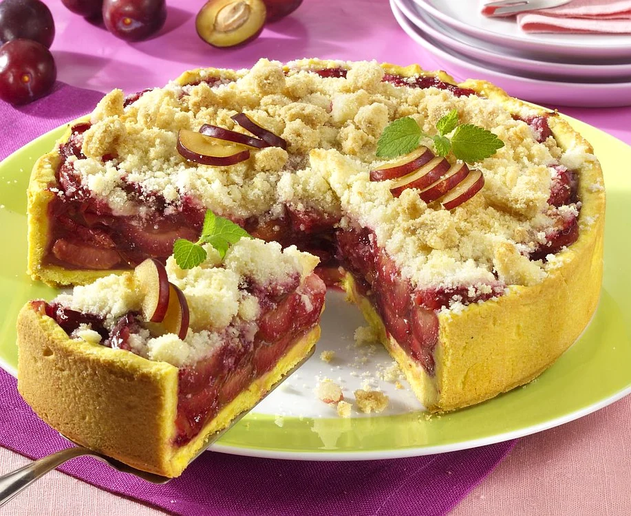 tarta cu prune si aluat sfaramicios jpeg