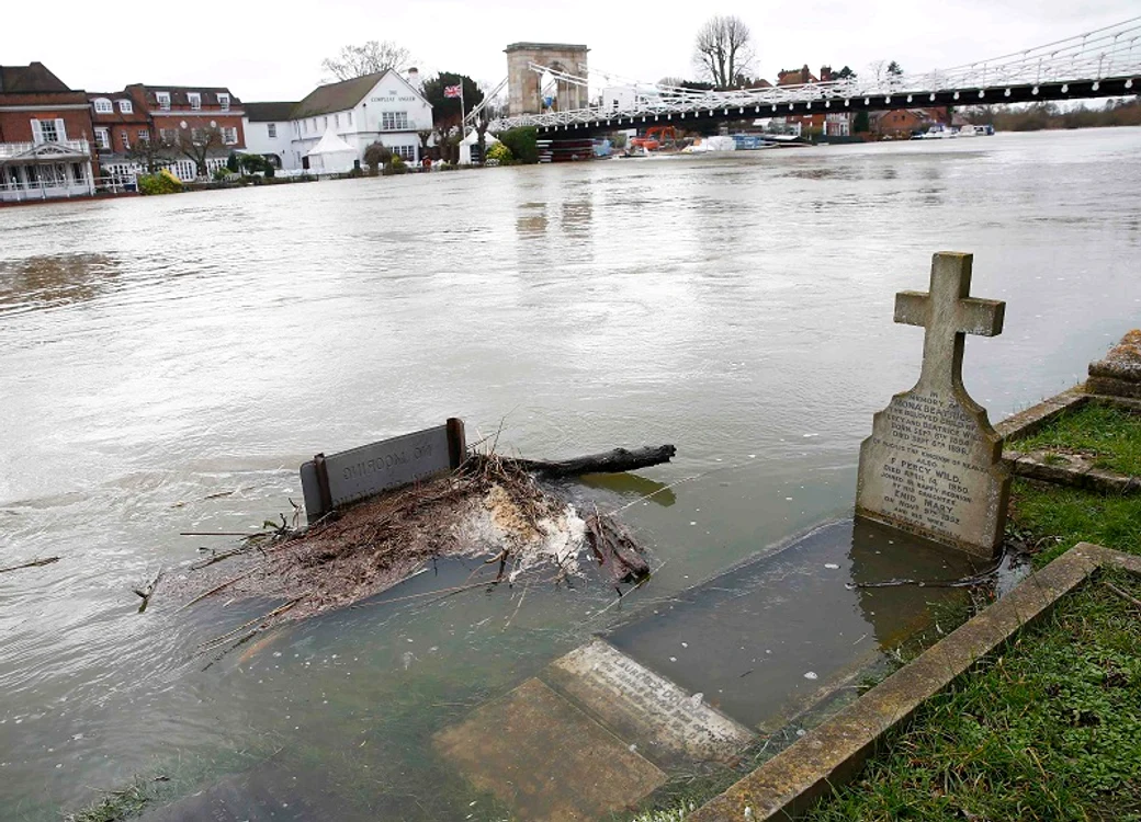 Inundaţii în sudul Angliei (Foto: reuters)