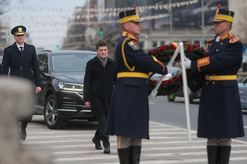 Președintele Nicuşor Dan a depus o coroană de flori la Monumentul Eroilor Revoluţiei din 1989, din Piaţa Universităţii