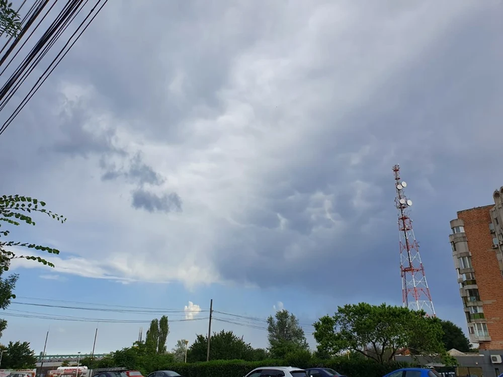 
    Vom avea un weekend cu vreme instabilă, avertizează meteorologii ANMFOTO: Facebook  