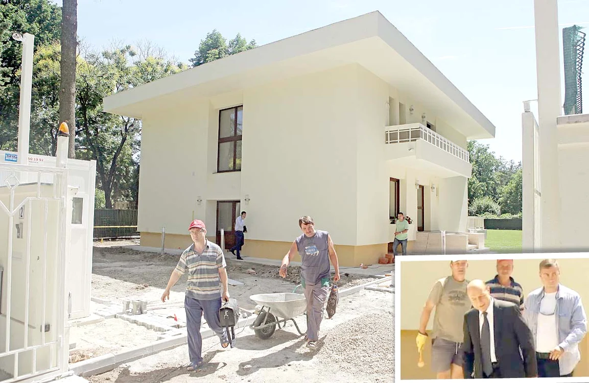 
    Traian Băsescu a fost luni  să inspecteze lucrările   