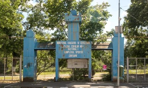 intrare parcul ciresarii jpeg