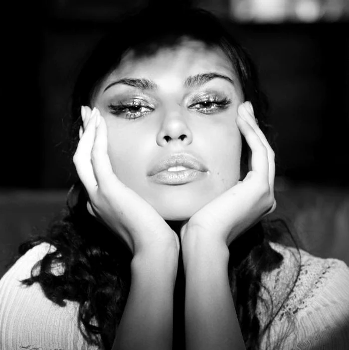 Madalina Ghenea ca Sophia Loren (1) jpeg