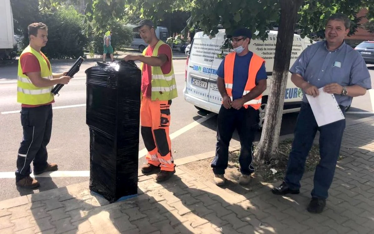 Staţia de încărcare a vehiculelor electrice din Petroşani. Foto: Primăria Petroşani.