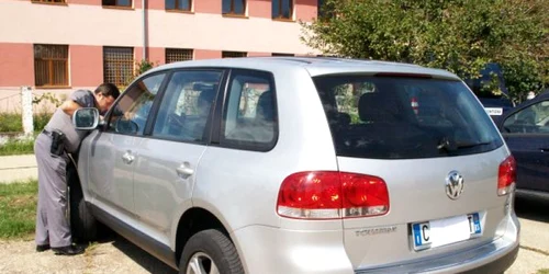 autoturism de teren confiscat in vama portile de fier 