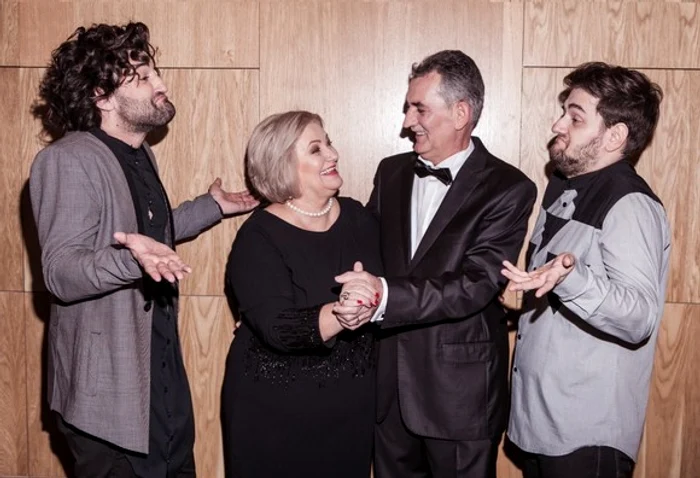 
    Smiley şi Gina Pistol au făcut un  filmuleţ simpatic, cu doar câteva  ore înainte să devină părinţi  