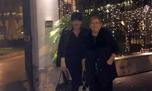 Patrizia Paglieri şi mama ei, Anna, într o călătorie în Italia jpeg