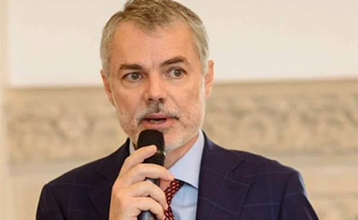 
    Dacă acel copil este febril, refuză alimentaţia sau are dureri pe care nu le avea în ziua precedentă, atunci ar trebui testat antigenic  