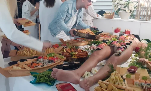 fata sushi invitati jpeg