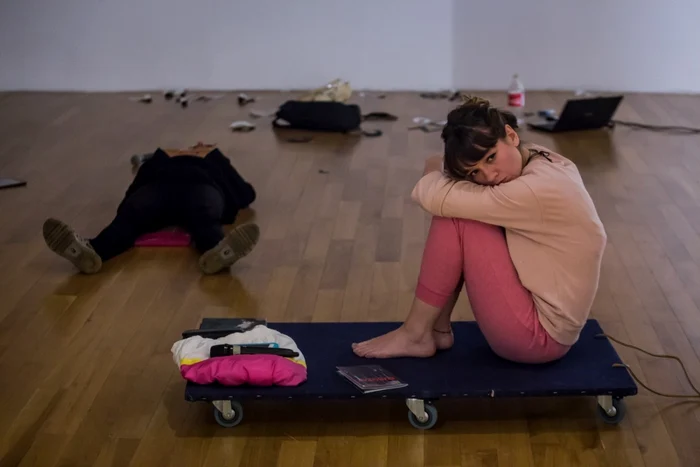 Tineri şi arta lor performativă la MNAC