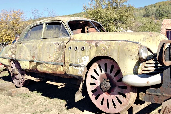 Maşina cu roţi de tren