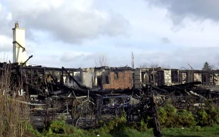 Motelul a ars în totalitate. (Foto: Simona Suciu)