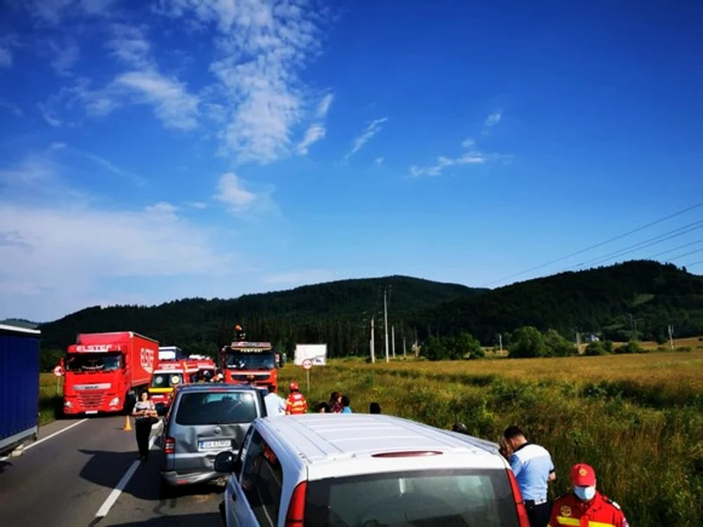 Din fericire, nici o persoană implicată în accident nu și-a pierdut viațaSursa foto: ISU Suceava