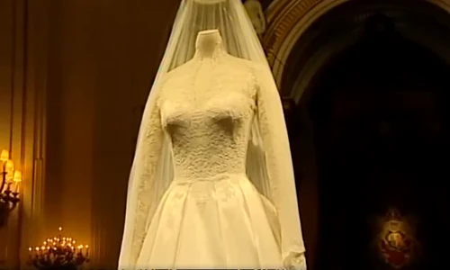 Rochia de mireasa a lui Catherine Middleton jpeg