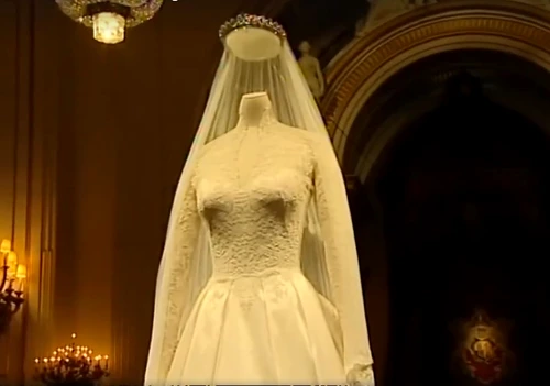 Rochia de mireasa a lui Catherine Middleton jpeg