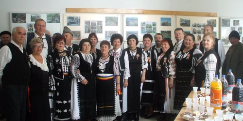 O parte din vârstnicii Ansamblului 60 Plus din Alba Iulia
