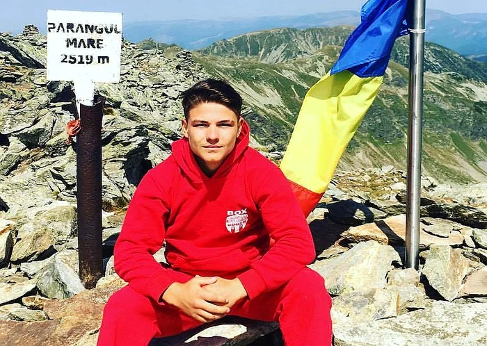Cosmin Gîrleanu l-a învins pe Rufat Huseinov, campionul olimpic de tineret din 2014Foto: Facebook/CosminGirleanu