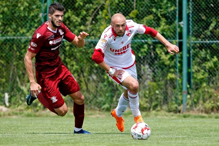 
    Dinamovistul Perovic a adus victoria în fața Rapidului în amicalul de la SăfticaFOTO: Octavian Cocolos Photography  