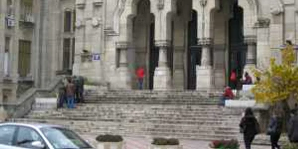 Şomerii cu studii universitare se pot angaja doar ca îngrijitori