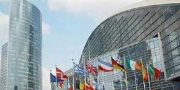 EC: Romania's political instability could prelong economic crisis