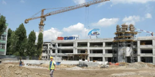 Economia a aterizat forţat în semestrul I