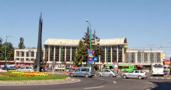 Autobuzele vor pleca din Gara Braşov. FOTOAdevărul.