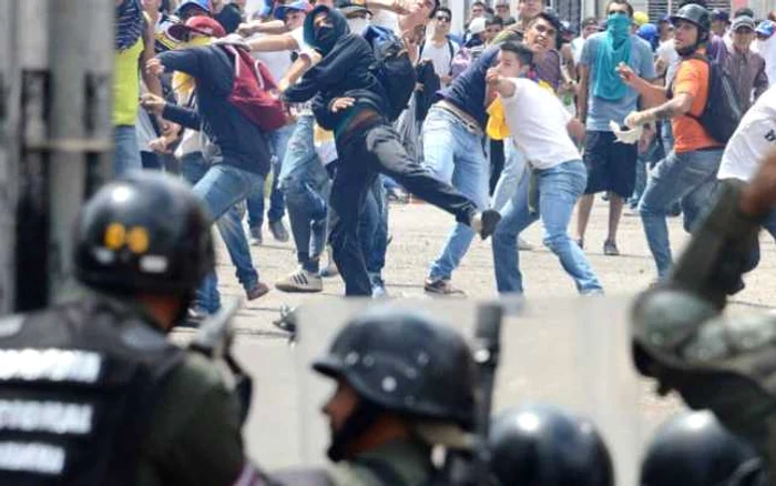 Proteste împotriva preşedintelui Nicolas Maduro în Venezuela FOTO AFP