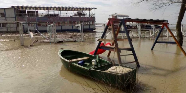 Faleza Dunării inundată la Galaţi în data de 30 martie 2018 FOTO Costel Crângan