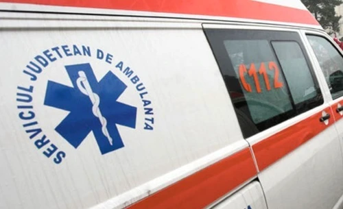 barbat aruncat de la etaj ambulanta jpeg