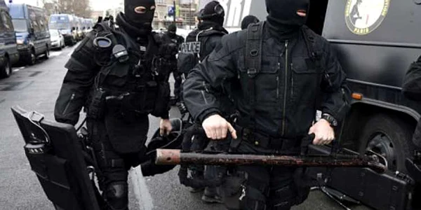 politisti franta