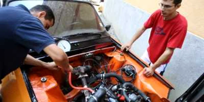 Timişoara: EXCLUSIVITATE Proiect de licenţă, Dacia cu motor turbo (VIDEO)