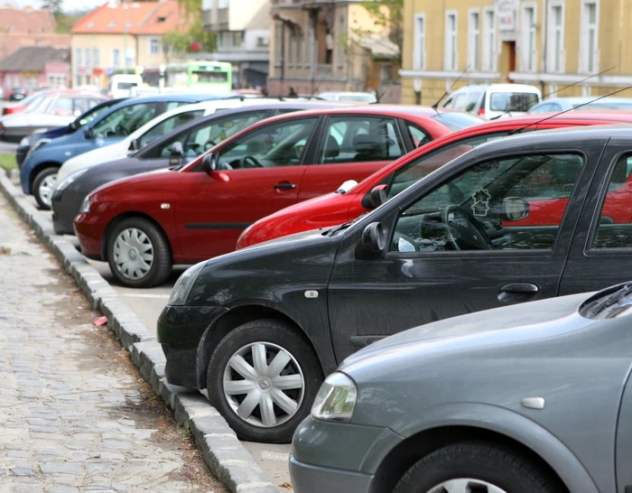 Primăria Sectorului 1 îi îndeamnă pe bucureşteni să nu mai dea bani parcagiilor FOTO Arhivă