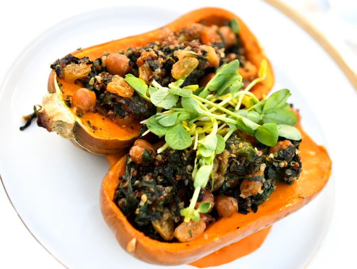 Bibanul de mare chilean cu orez negru şi alb