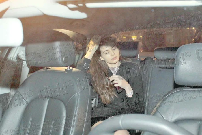 Monica Gabor s-a întors joi  seară din America, dar a  vrut să treacă neobservată (FOTOGRAFII: SORIN PUIU)