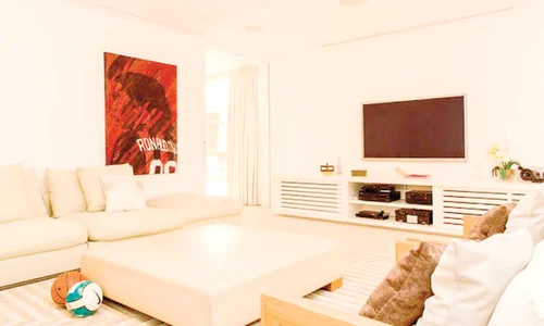 Aşa arată casa  pe care Ronaldinho  a scos o la închiriere jpeg