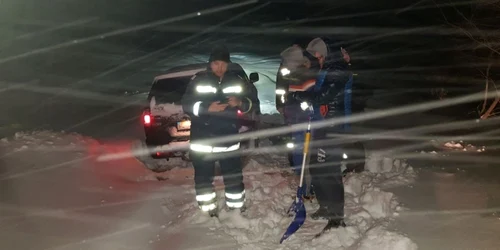 pompieri drum comunal FOTO ISU Drobeta