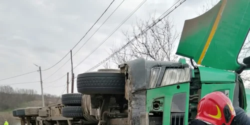 calarasi un autocamion cu azotat de amoniu s-a rasturnat pe dn41 foto isu calarasi