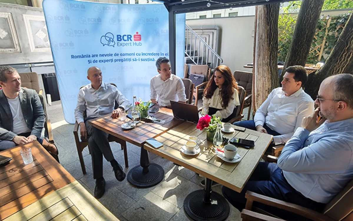BCR Expert Hub, de la S-D:  Bogdan Botezatu, Cristian Goiceanu, Cătălin Ioniţă, Mădălina Popa, Cristian Mustaţă şi Anton Mugurel Rog. FOTO Adrian Pogîngeanu