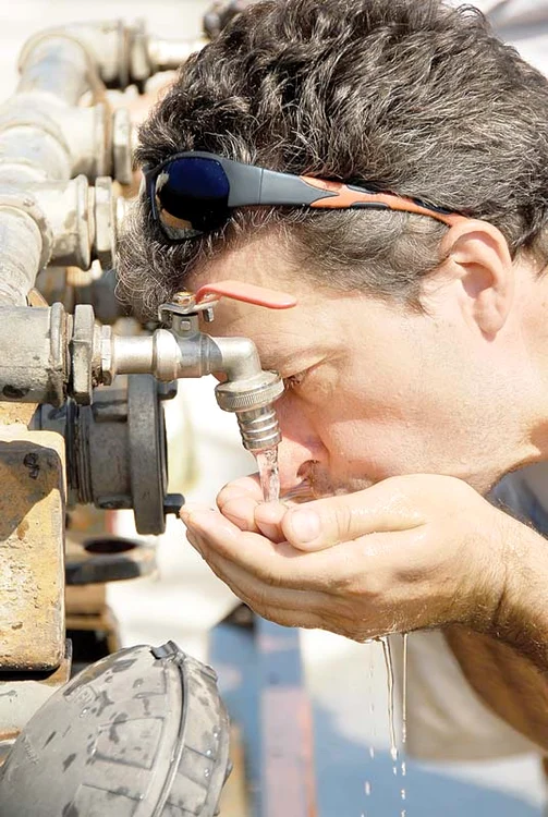 Apa de la robinet poate fi folosită numai trecută printr-un filtru