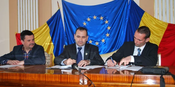 Autoritățile au semnat contractul iar lucrările vor debuta curând