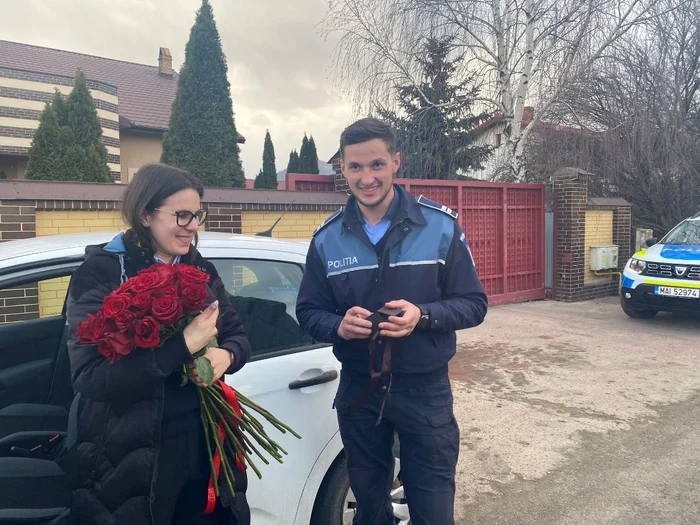 Tânăra a acceptat cerea în căsătorie FOTO Poliția Neamț