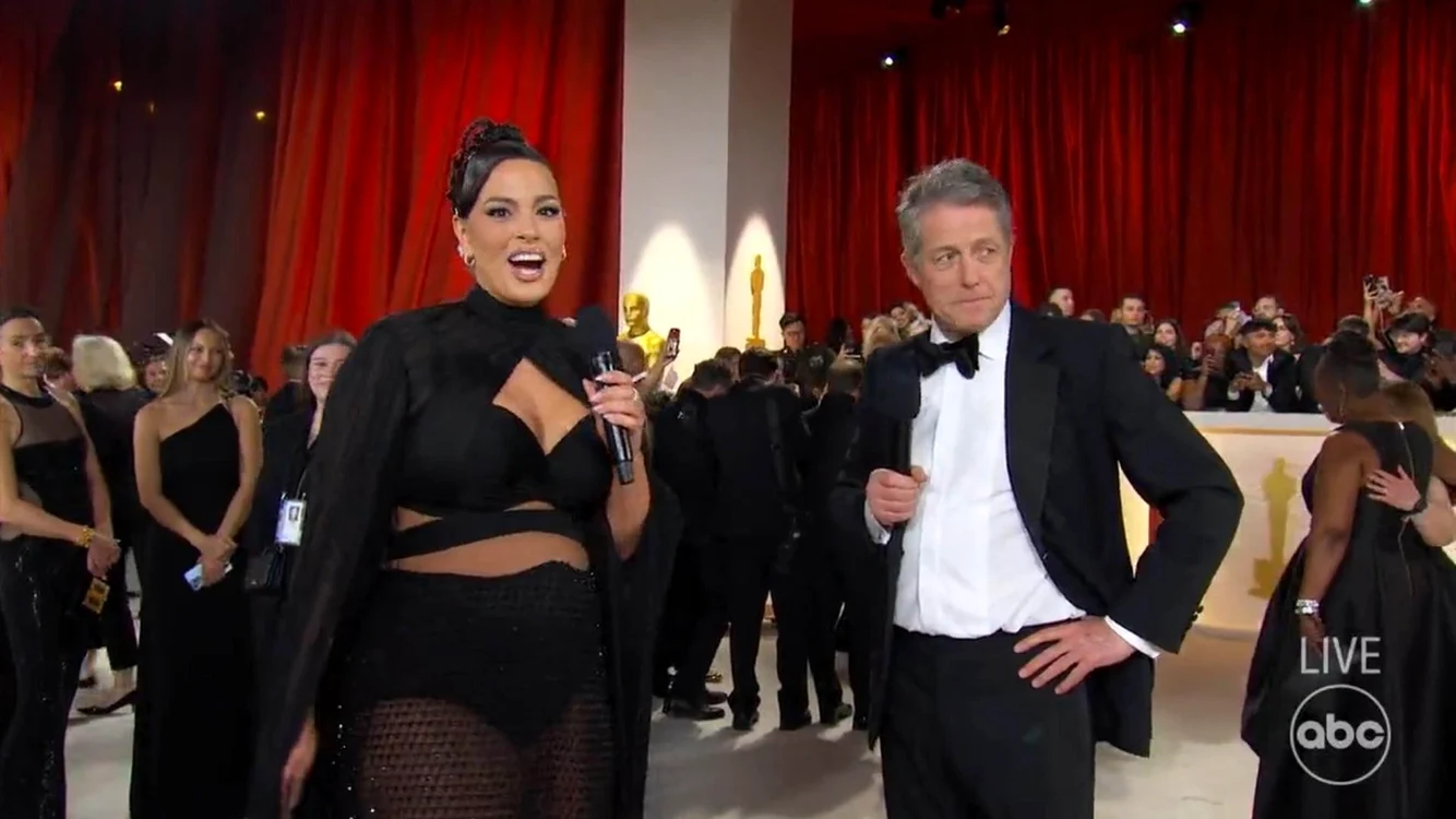 Ashley Graham și Hugh Grant, la Oscar 2023
